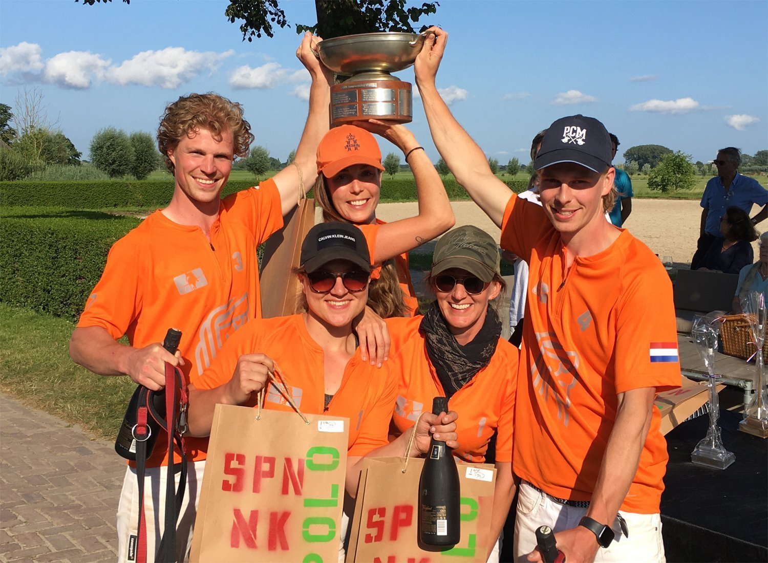 Winners_NK_lowgoal_2021 Winners NK POLO 0-GOAL 2021 with Nicole Versteeg, Lisanne van den Hoek, Larissa Esser, Alexander Beyleveldt jr. and Rainier Beyleveldt.