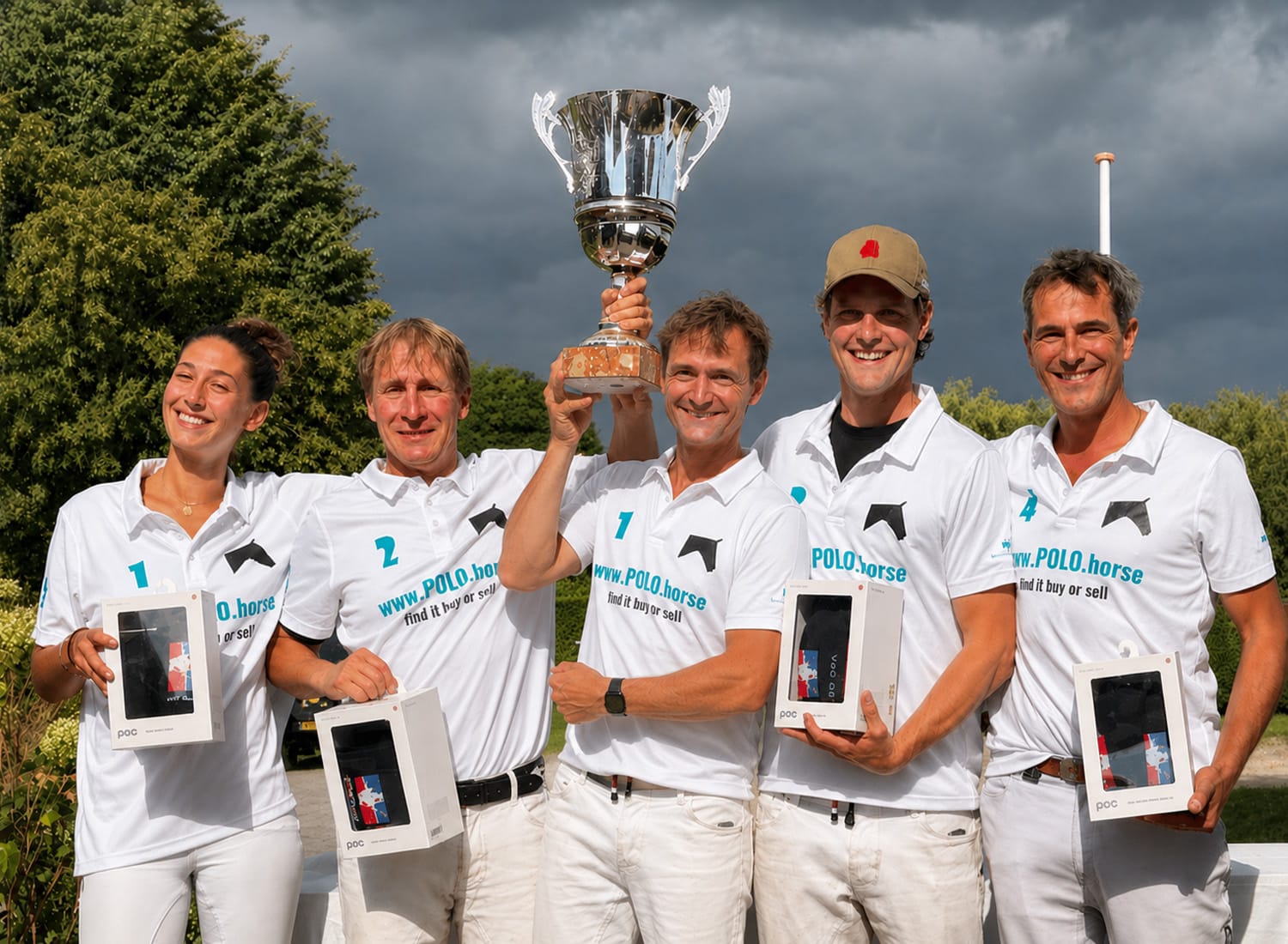 GLORIA LASSUS TANDARTSEN with Thomas Rietrae, Lorenza Rubin, Jim Souren, Aki van Andel and Santiago Novillo Astrada wins the VECHT POLO CUP 2026 !